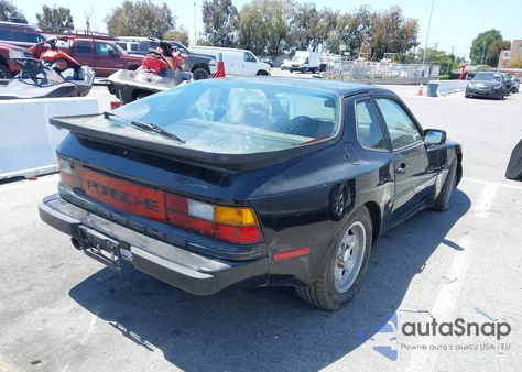 1984 Porsche 944 z USA, uszkodzony, nr VIN WP0AA0947EN459060